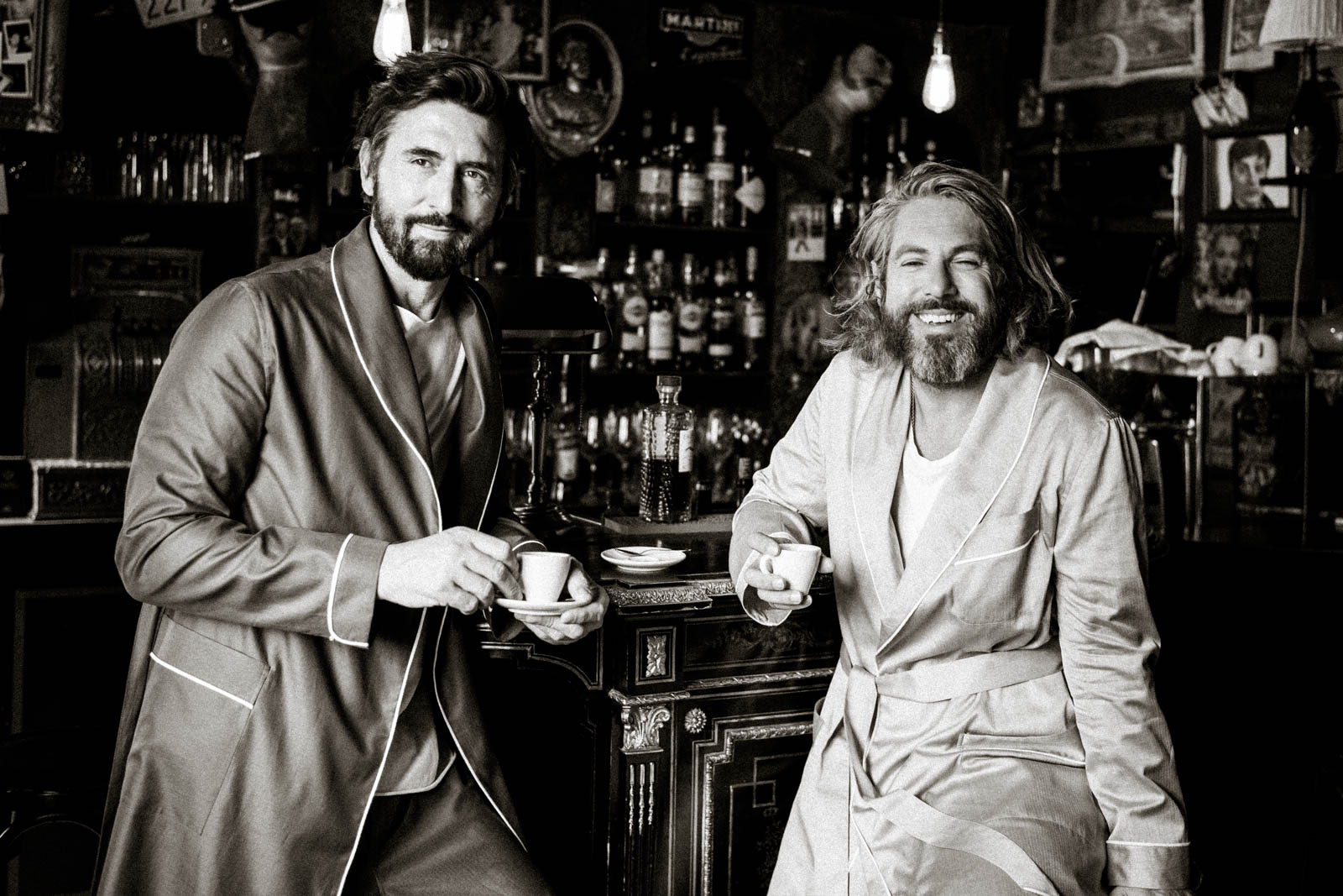 Morgenmäntel nach Maß mit Kaffee