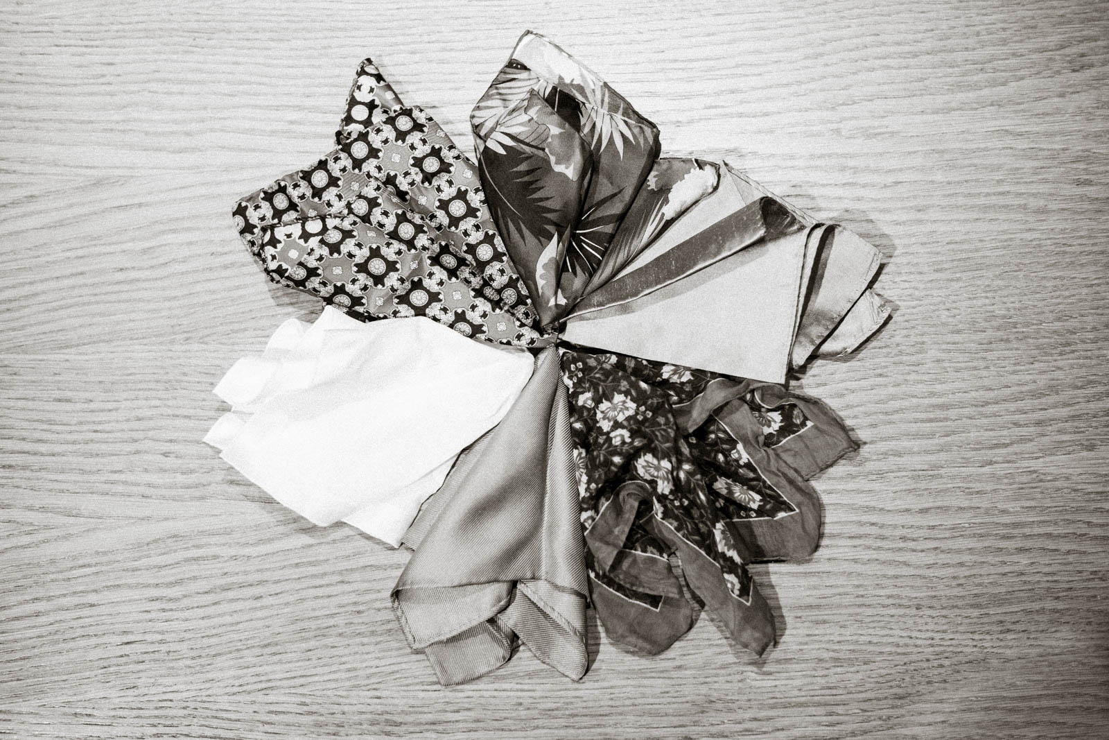 Exklusive Geschenke für Männer die alles haben: Einstecktücher & Pochettes Bespoke Maßhemden nach persönlichem Schnitt